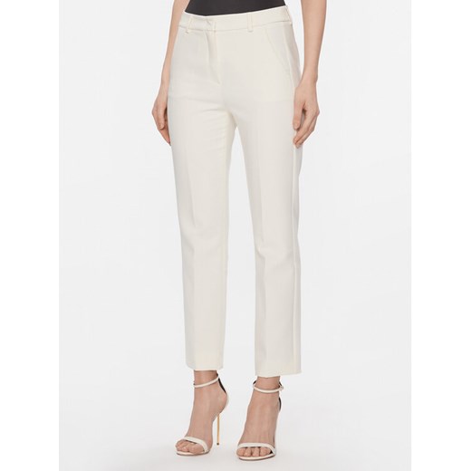 Weekend Max Mara Spodnie materiałowe Rana 2415131021 Écru Slim Fit ze sklepu MODIVO w kategorii Spodnie damskie - zdjęcie 182681455
