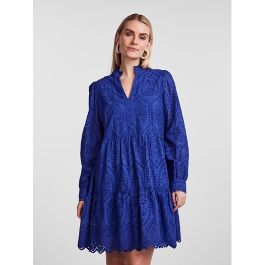 YAS Sukienka codzienna 26027162 Niebieski Regular Fit ze sklepu MODIVO w kategorii Sukienki - zdjęcie 182682248