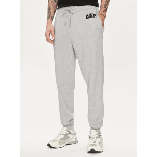 Gap Spodnie dresowe 868463-02 Szary Regular Fit ze sklepu MODIVO w kategorii Spodnie męskie - zdjęcie 182682365
