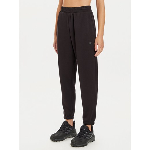 4F Spodnie dresowe 4FWAW24TTROF0840 Czarny Loose Fit ze sklepu MODIVO w kategorii Spodnie damskie - zdjęcie 182682925