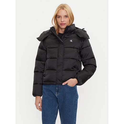 Calvin Klein Jeans Kurtka zimowa Shiny Monologo J20J224616 Czarny Regular Fit ze sklepu MODIVO w kategorii Kurtki damskie - zdjęcie 182684945