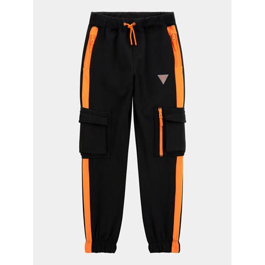 Guess Spodnie dresowe L4RQ14 KB212 Czarny Relaxed Fit ze sklepu MODIVO w kategorii Spodnie chłopięce - zdjęcie 182685159