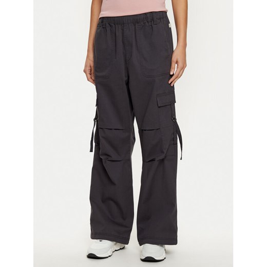 Champion Spodnie dresowe 117503 Szary Oversize ze sklepu MODIVO w kategorii Spodnie damskie - zdjęcie 182685909