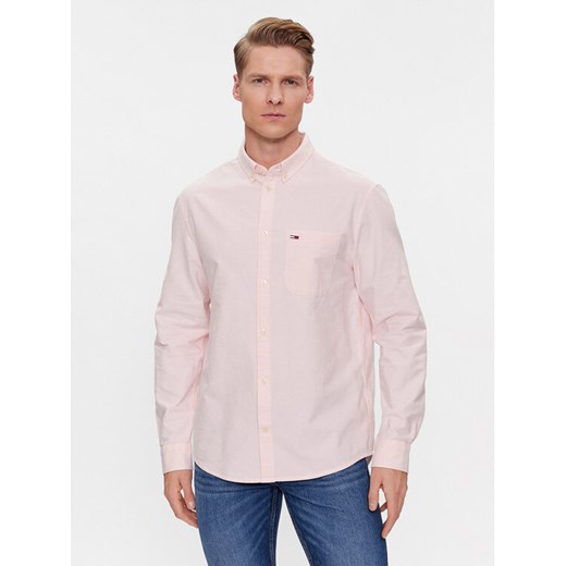 Tommy Jeans Koszula Oxford DM0DM18335 Różowy Regular Fit ze sklepu MODIVO w kategorii Koszule męskie - zdjęcie 182686108