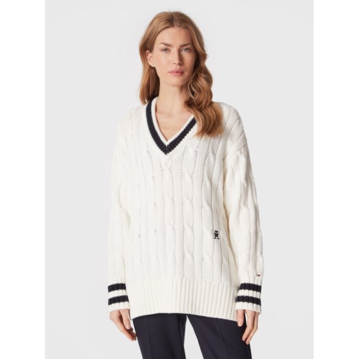 Tommy Hilfiger Sweter Varsity WW0WW38268 Biały Relaxed Fit ze sklepu MODIVO w kategorii Swetry damskie - zdjęcie 182687298