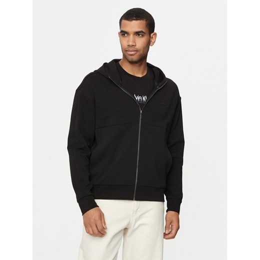 Calvin Klein Bluza Shadow Embosed Logo K10K113088 Czarny Regular Fit ze sklepu MODIVO w kategorii Bluzy męskie - zdjęcie 182687757