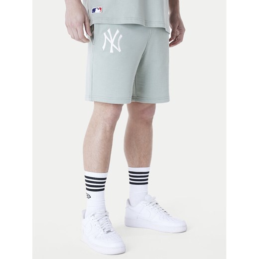 New Era Szorty sportowe New York Yankees MLB League Essentials 60596184 Zielony Regular Fit ze sklepu MODIVO w kategorii Spodenki męskie - zdjęcie 182687817