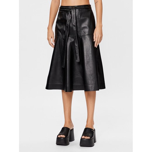 Calvin Klein Spódnica skórzana K20K205820 Czarny Regular Fit ze sklepu MODIVO w kategorii Spódnice - zdjęcie 182688346