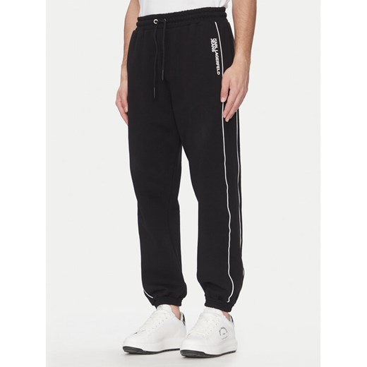 Karl Lagerfeld Jeans Spodnie dresowe A2M10098 Czarny Regular Fit ze sklepu MODIVO w kategorii Spodnie męskie - zdjęcie 182688758