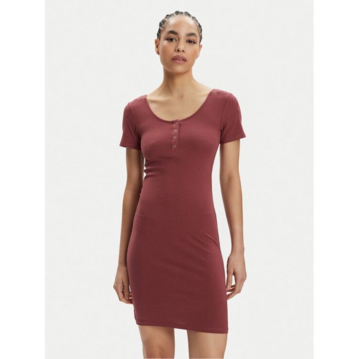 Pieces Sukienka codzienna Kitte 17146324 Czerwony Slim Fit ze sklepu MODIVO w kategorii Sukienki - zdjęcie 182688935