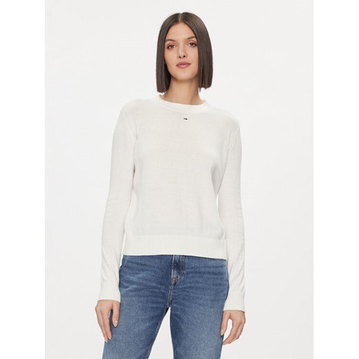 Tommy Jeans Sweter Essential DW0DW17254 Biały Regular Fit ze sklepu MODIVO w kategorii Swetry damskie - zdjęcie 182688996