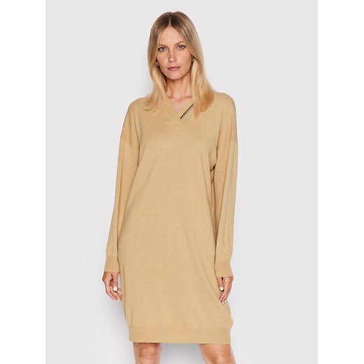 Peserico Sukienka dzianinowa S92197F12K Beżowy Relaxed Fit ze sklepu MODIVO w kategorii Sukienki - zdjęcie 182689818