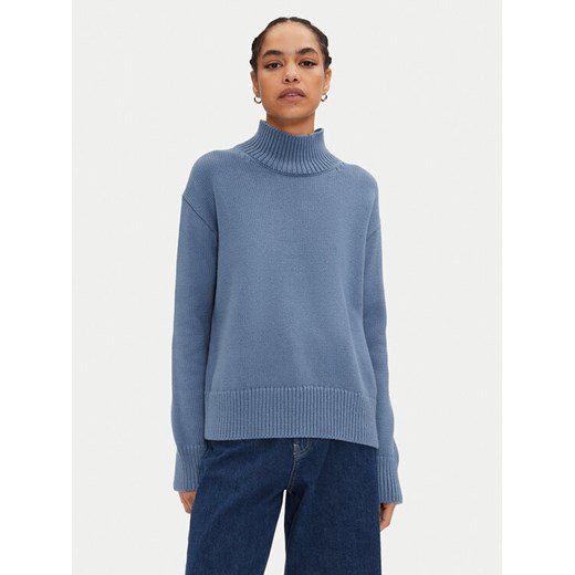Calvin Klein Golf K20K207437 Niebieski Regular Fit ze sklepu MODIVO w kategorii Swetry damskie - zdjęcie 182690888