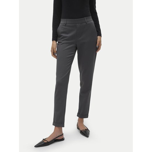 Vero Moda Chinosy Maya 10225280 Szary Regular Fit ze sklepu MODIVO w kategorii Spodnie damskie - zdjęcie 182691495