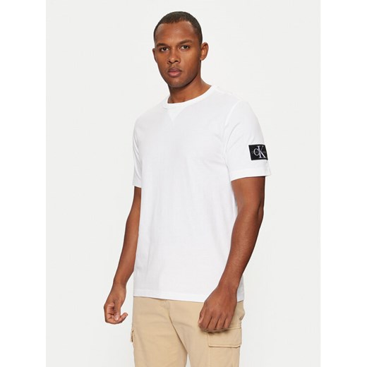 Calvin Klein Jeans T-Shirt J30J323484 Biały Regular Fit ze sklepu MODIVO w kategorii T-shirty męskie - zdjęcie 182691549