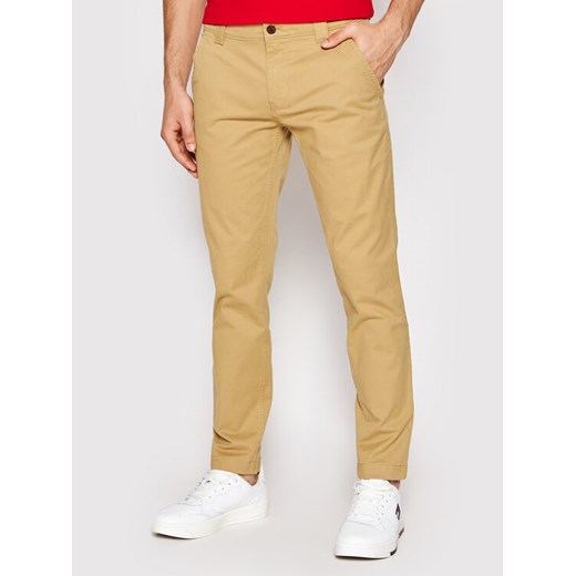 Tommy Jeans Chinosy Scanton DM0DM09595 Brązowy Slim Fit ze sklepu MODIVO w kategorii Spodnie męskie - zdjęcie 182692349