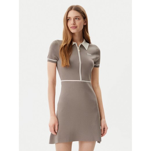 Guess Sukienka dzianinowa V5GK00 Z3D60 Brązowy Regular Fit Guess XS MODIVO