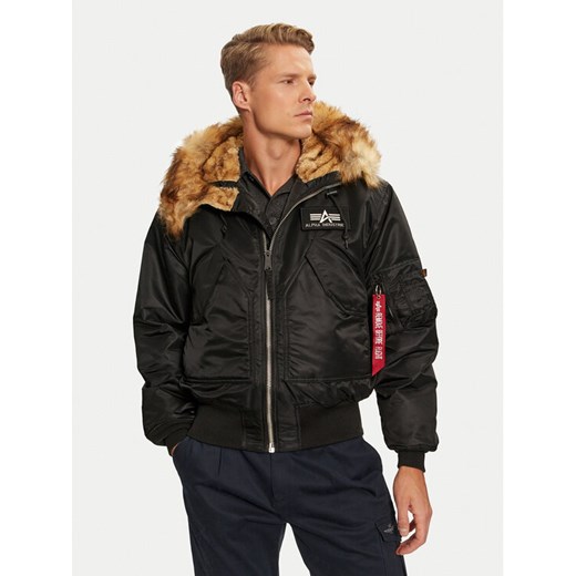Alpha Industries Kurtka zimowa 113145 Czarny Regular Fit ze sklepu MODIVO w kategorii Kurtki męskie - zdjęcie 182694468