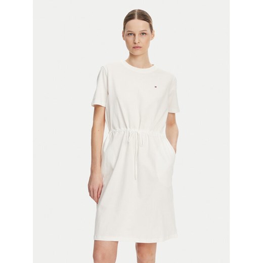 Tommy Hilfiger Sukienka codzienna WW0WW45529 Écru Regular Fit ze sklepu MODIVO w kategorii Sukienki - zdjęcie 182694676