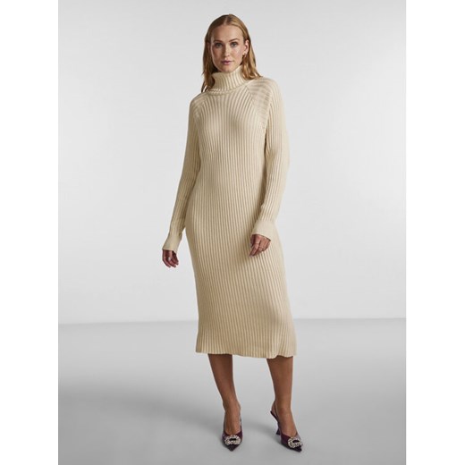 YAS Sukienka dzianinowa Mavi 26028660 Beżowy Regular Fit ze sklepu MODIVO w kategorii Sukienki - zdjęcie 182695517