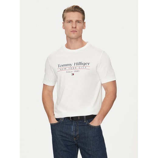 Tommy Hilfiger T-Shirt Center Stack MW0MW38621 Biały Regular Fit ze sklepu MODIVO w kategorii T-shirty męskie - zdjęcie 182695755