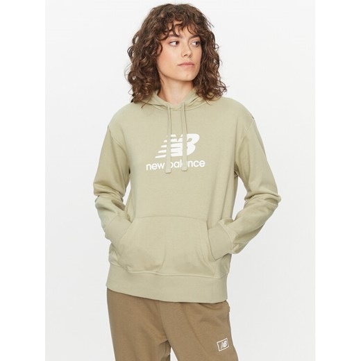New Balance Bluza Essentials Stacked Logo Hoodie WT31533 Zielony Regular Fit ze sklepu MODIVO w kategorii Bluzy damskie - zdjęcie 182695845