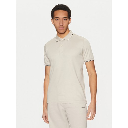 Calvin Klein Polo K10K114130 Beżowy Regular Fit ze sklepu MODIVO w kategorii T-shirty męskie - zdjęcie 182696956