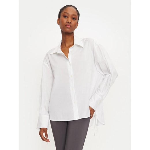 ViCOLO Koszula TS0336 Biały Regular Fit ze sklepu MODIVO w kategorii Koszule damskie - zdjęcie 182697629