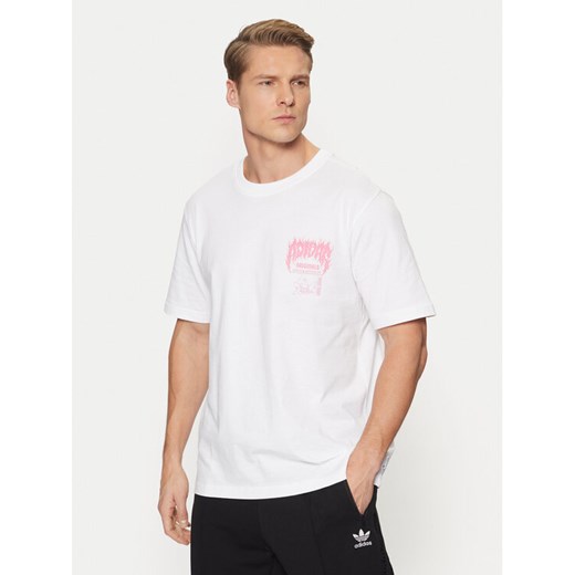 adidas T-Shirt Trefoil Series Fashion Elevated Tee JD0665 Biały Regular Fit ze sklepu MODIVO w kategorii T-shirty męskie - zdjęcie 182698357