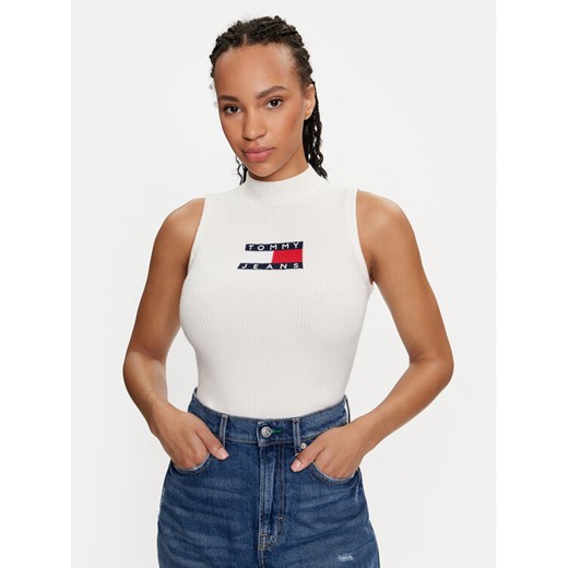 Tommy Jeans Golf Center Flag DW0DW18527 Écru Slim Fit ze sklepu MODIVO w kategorii Bluzki damskie - zdjęcie 182699206