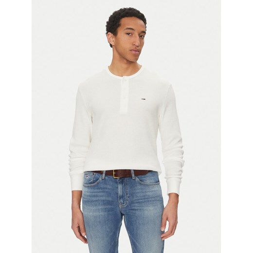 Tommy Jeans Longsleeve Henley DM0DM20379 Biały Regular Fit ze sklepu MODIVO w kategorii T-shirty męskie - zdjęcie 182700948
