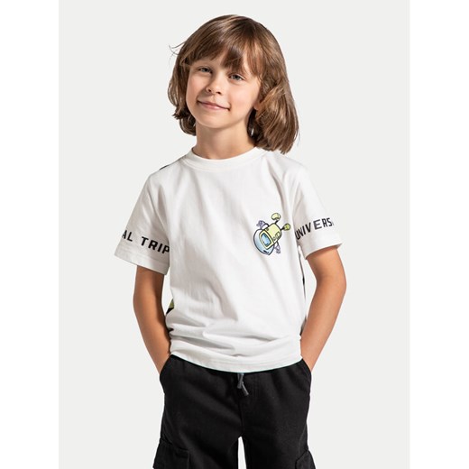 Coccodrillo T-Shirt ZC4143202WBK Biały Regular Fit ze sklepu MODIVO w kategorii T-shirty chłopięce - zdjęcie 182701095