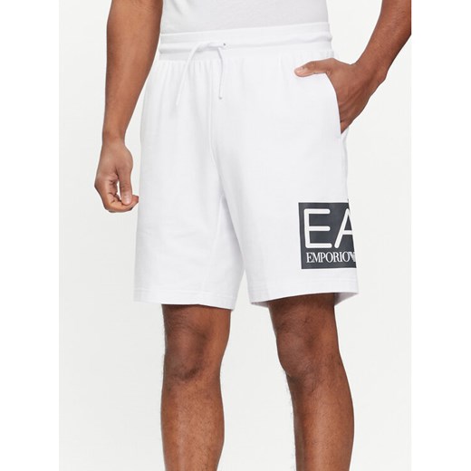 EA7 Emporio Armani Szorty sportowe 3DPS63 PJ05Z 1100 Biały Regular Fit ze sklepu MODIVO w kategorii Spodenki męskie - zdjęcie 182701129