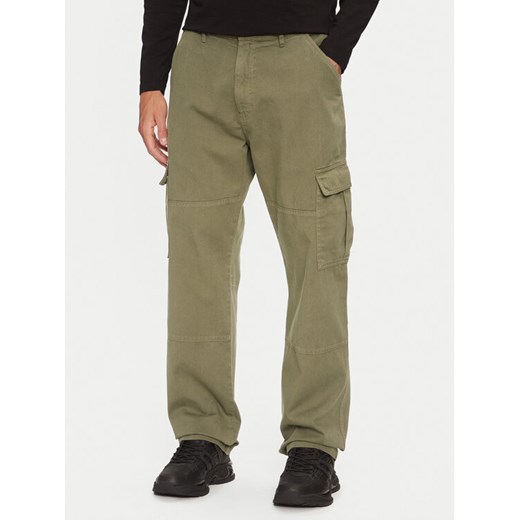 Guess Chinosy M4YB40 WGCV1 Khaki Regular Fit ze sklepu MODIVO w kategorii Spodnie męskie - zdjęcie 182701899