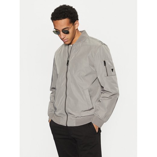 Guess Kurtka bomber M5RL02 WGU82 Szary Regular Fit ze sklepu MODIVO w kategorii Kurtki męskie - zdjęcie 182702747
