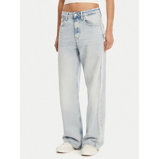 Tommy Jeans Jeansy Mia DW0DW20060 Niebieski Relaxed Fit ze sklepu MODIVO w kategorii Jeansy damskie - zdjęcie 182702976