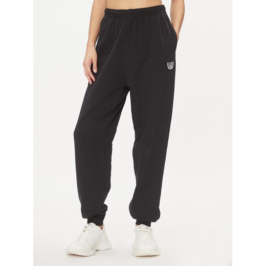 Reebok Spodnie dresowe Classics IL4639 Czarny Regular Fit ze sklepu MODIVO w kategorii Spodnie damskie - zdjęcie 182703537