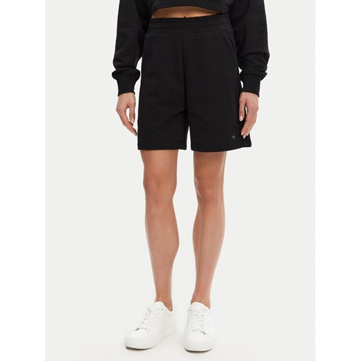 Calvin Klein Jeans Szorty sportowe J20J225221 Czarny Relaxed Fit ze sklepu MODIVO w kategorii Szorty - zdjęcie 182703595