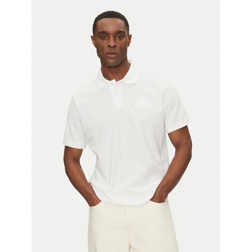 The North Face Polo Essential NF0A8C1P Biały Regular Fit ze sklepu MODIVO w kategorii T-shirty męskie - zdjęcie 182703878