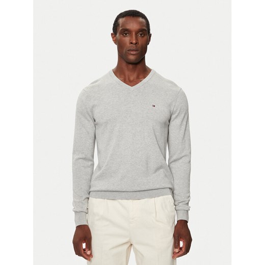 Tommy Hilfiger Sweter MW0MW14745 Szary Regular Fit ze sklepu MODIVO w kategorii Swetry męskie - zdjęcie 182704548