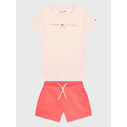 Tommy Hilfiger Komplet t-shirt i szorty sportowe KG0KG07281 D Różowy Regular Fit ze sklepu MODIVO w kategorii Komplety dziewczęce - zdjęcie 182704866