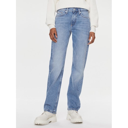 Calvin Klein Jeans Jeansy J20J221222 Niebieski Straight Fit ze sklepu MODIVO w kategorii Jeansy damskie - zdjęcie 182705007