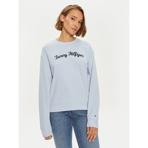 Tommy Hilfiger Bluza Modern Script WW0WW42615 Błękitny Regular Fit ze sklepu MODIVO w kategorii Bluzy damskie - zdjęcie 182705066