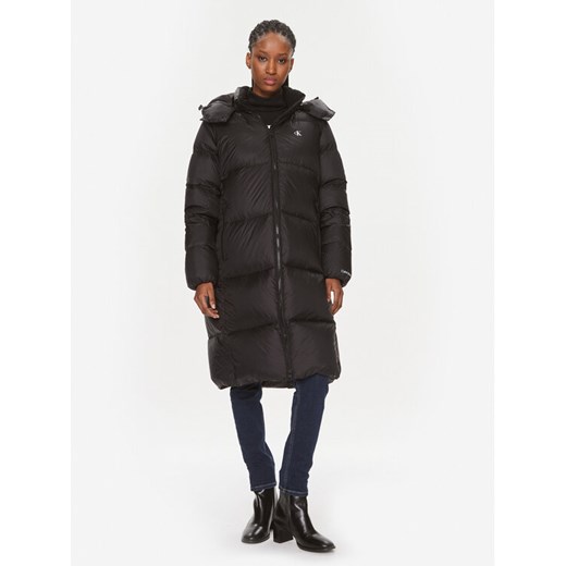 Calvin Klein Jeans Kurtka puchowa J20J221892 Czarny Regular Fit ze sklepu MODIVO w kategorii Kurtki damskie - zdjęcie 182705309