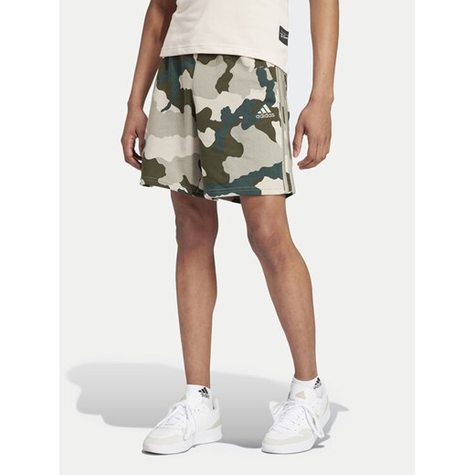 adidas Szorty sportowe Seasonal Essentials Camouflage IV7382 Zielony Regular Fit ze sklepu MODIVO w kategorii Spodenki męskie - zdjęcie 182705475