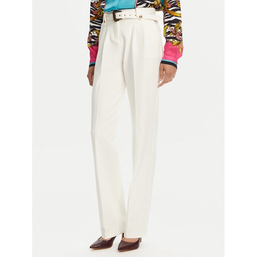 Versace Jeans Couture Spodnie materiałowe 78HAA111 Biały Straight Fit ze sklepu MODIVO w kategorii Spodnie damskie - zdjęcie 182705679