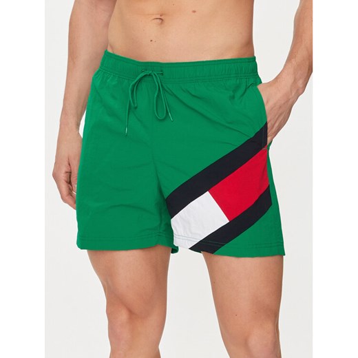 Tommy Hilfiger Szorty kąpielowe UM0UM02048 Zielony Slim Fit ze sklepu MODIVO w kategorii Kąpielówki - zdjęcie 182706109