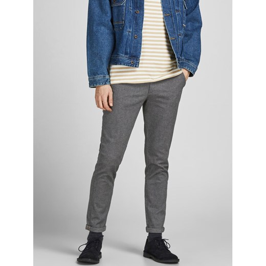 Jack&Jones Chinosy Marco 12206198 Szary Slim Fit ze sklepu MODIVO w kategorii Spodnie męskie - zdjęcie 182706135