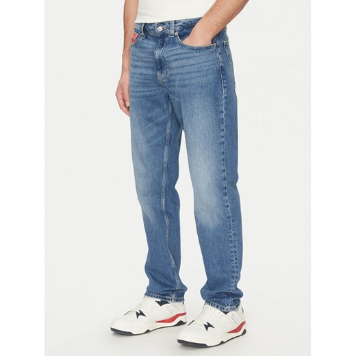 Tommy Jeans Jeansy Ryan DM0DM21858 Niebieski Slim Fit ze sklepu MODIVO w kategorii Jeansy męskie - zdjęcie 182708669