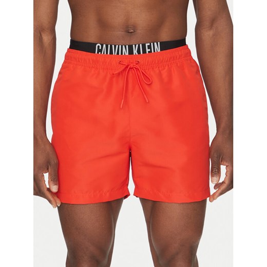Calvin Klein Swimwear Szorty kąpielowe KM0KM01093 Czerwony Regular Fit ze sklepu MODIVO w kategorii Kąpielówki - zdjęcie 182708735